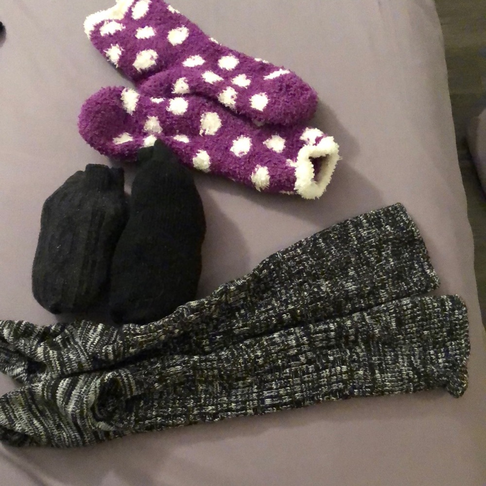 Knee-high socks 3 pairs like new + 1 pair cozy reading socks+ 1 pair smart wool